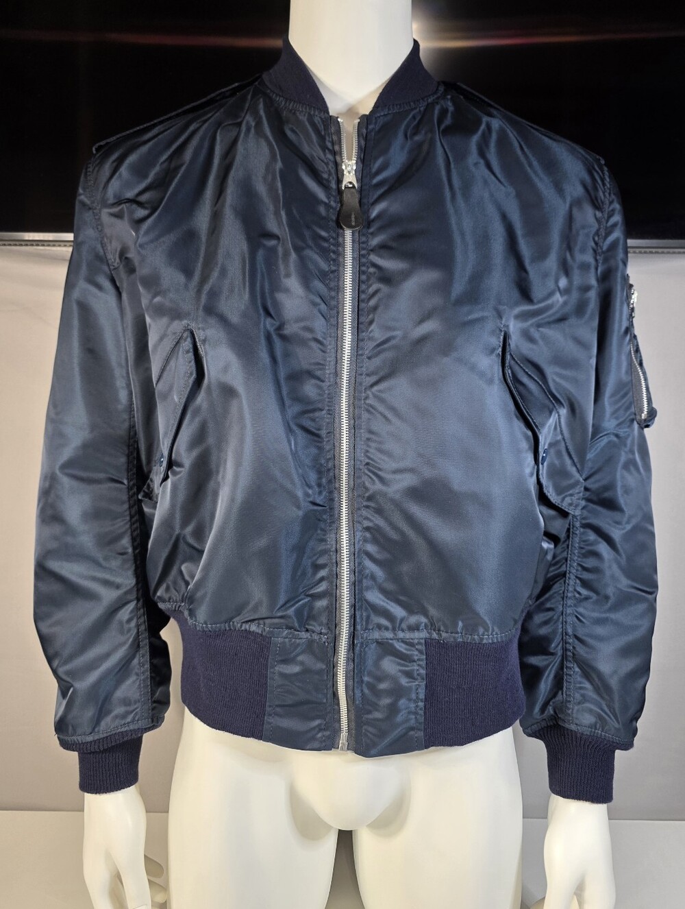 Alpha Industries Vintage Flying Man's Light Zone Type L-2B Bomber jacket Size XL